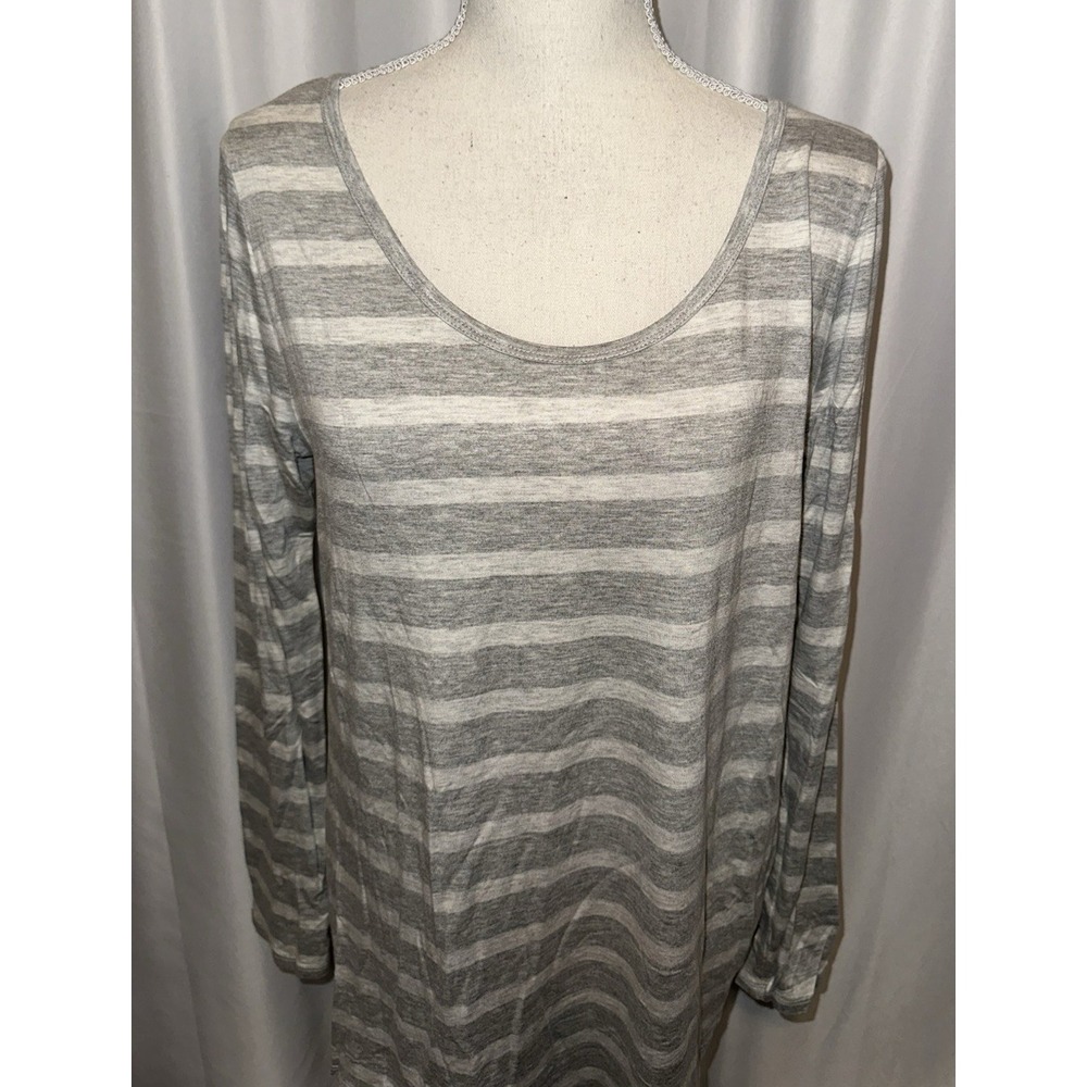 New Lularoe Top Womens Size M Long Sleeve Pullover Striped Gray Round Neck